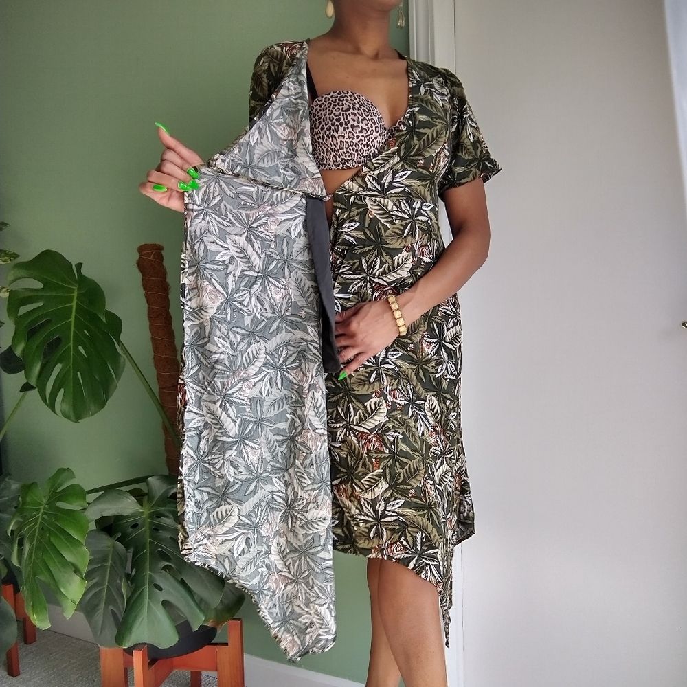Banana republic's women green tiger printed handkerchief hem wrap dress - Picture 6 of 11